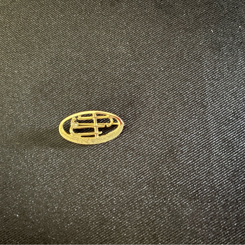 Vintage Gold Oval Brooch